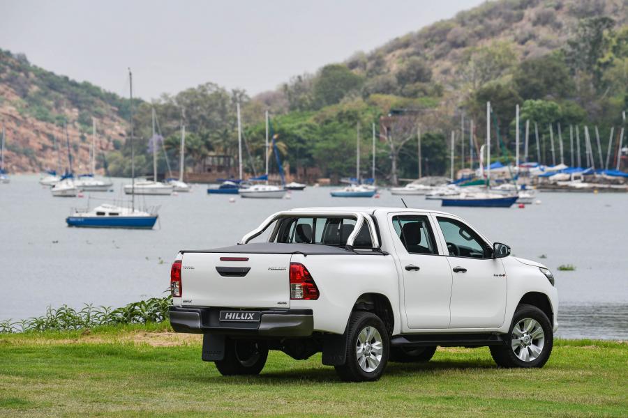  Toyota Hilux 4x4 SRX Double Cab 2016 года  (ZA) (фото 1 из 35)